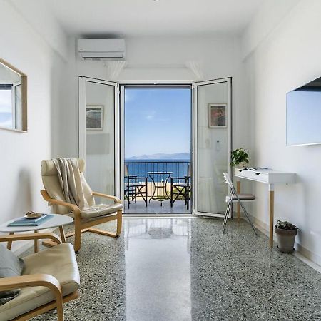 On The Port Apartment Rafína Екстериор снимка