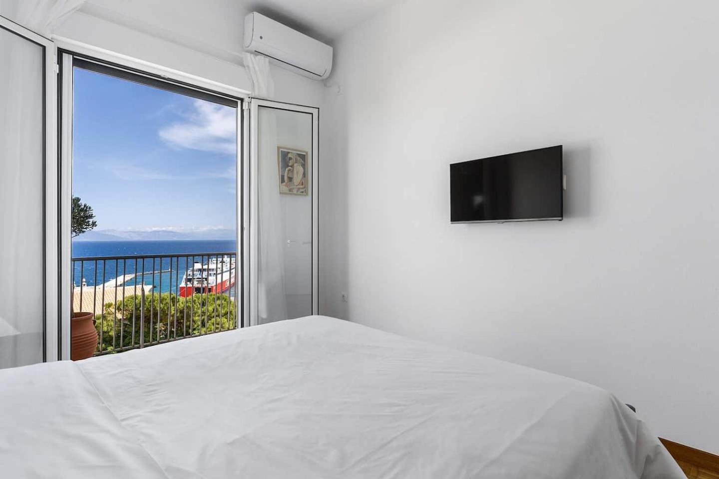On The Port Apartment Rafína Екстериор снимка